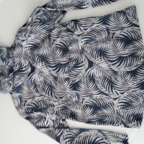 Pullover Windbreaker - Picture 8 of 9